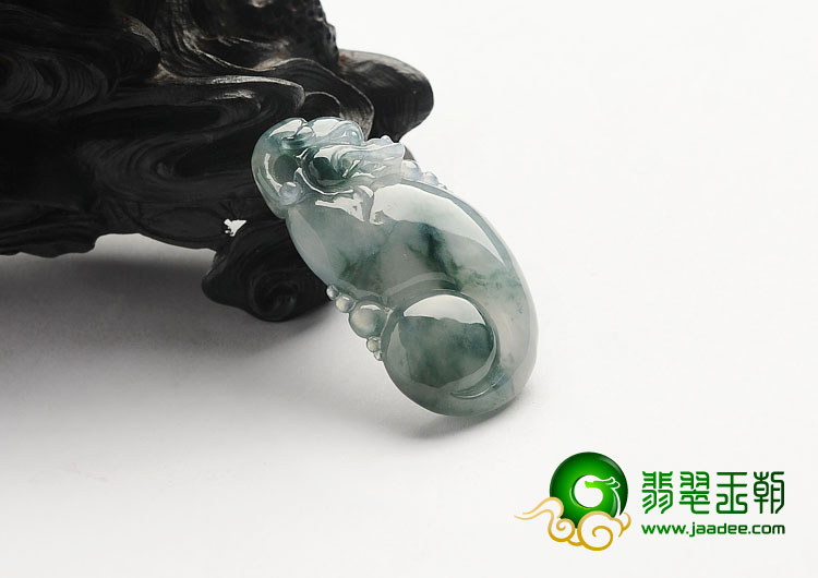 冰种飘花缅甸翡翠A货龙行如意挂件