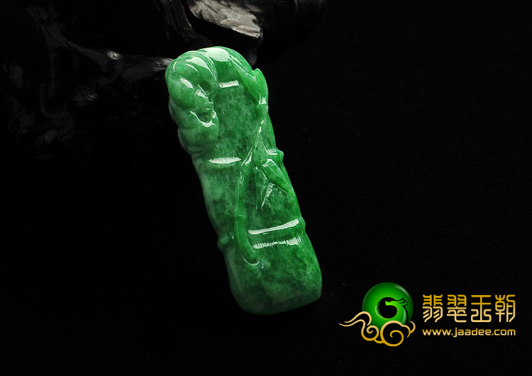 糯冰种翠色缅甸翡翠A货节节高挂件