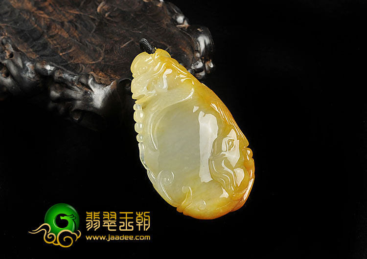 冰种黄翡缅甸翡翠A货飞龙在天挂件