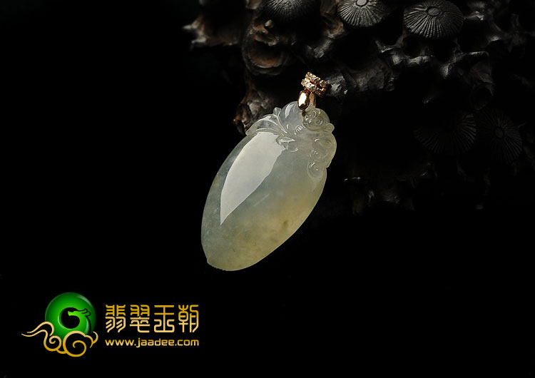 冰种淡黄翡缅甸翡翠A货寿桃挂件