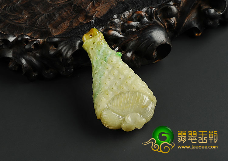 细糯种黄加绿缅甸翡翠A货鸡腿挂件