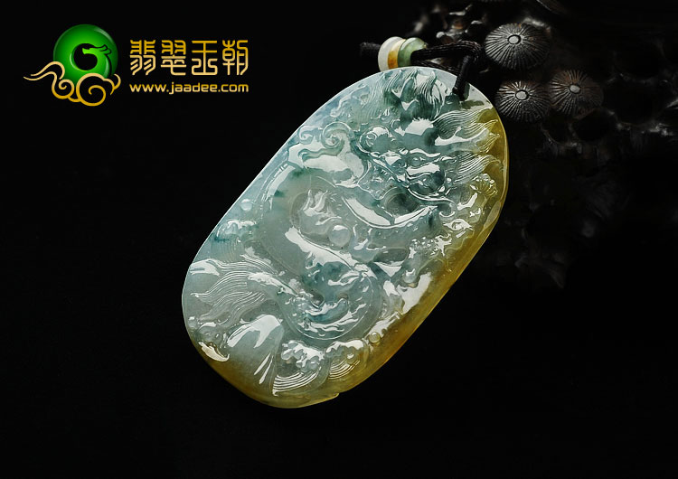冰种黄翡飘花缅甸翡翠A货龙牌挂件