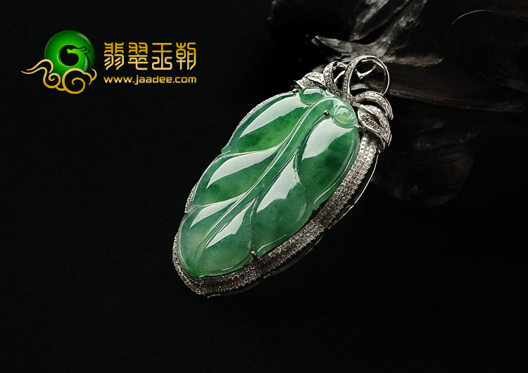 冰种飘绿花缅甸翡翠A货镶白金金枝玉叶胸坠（真钻）