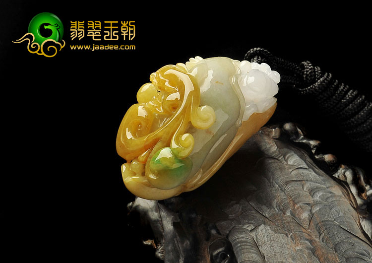 糯冰种三彩缅甸翡翠A货双龙如意挂件