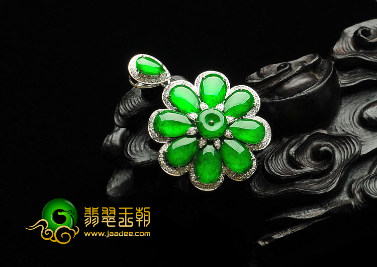 冰种正阳绿缅甸翡翠A货镶白金胸坠（真钻）