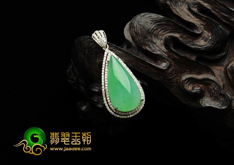 冰种苹果绿缅甸翡翠A货镶白金水滴胸坠（真钻）