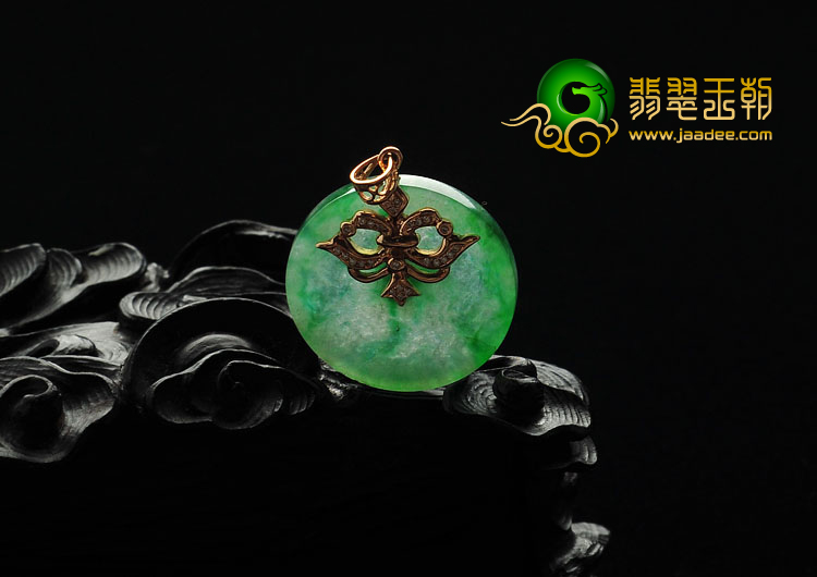 冰种飘翠缅甸翡翠A货镶玫瑰金平安扣胸坠（真钻）