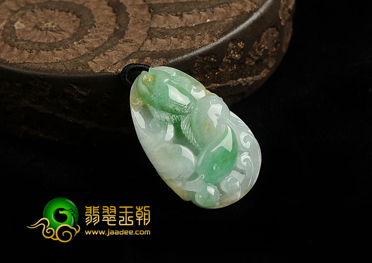 糯冰种三彩缅甸翡翠A货年年有余挂件