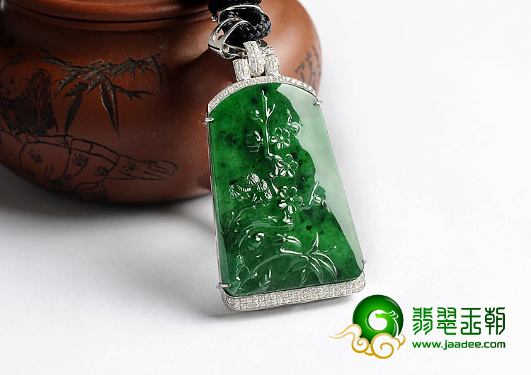 冰种浓绿缅甸翡翠A货镶白金四君子胸坠（真钻）