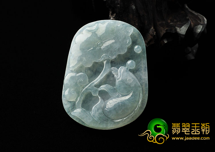 糯冰种晴水缅甸翡翠A货年年有余挂件