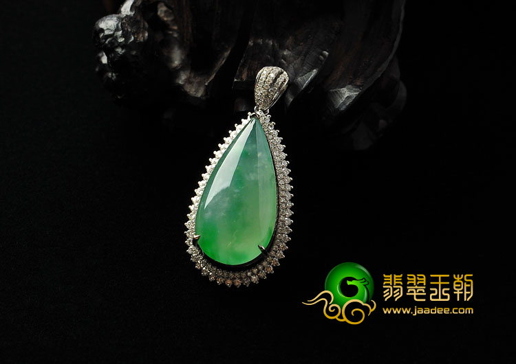 冰种飘翠缅甸翡翠A货镶白金水滴胸坠（真钻）