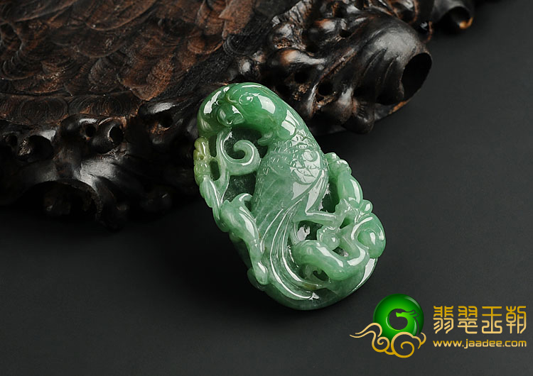 糯冰种绿晴水缅甸翡翠A货鹦鹉挂件