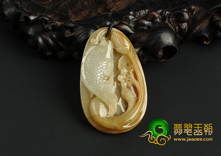 糯冰种褐黄翡缅甸翡翠A货年年有余挂件
