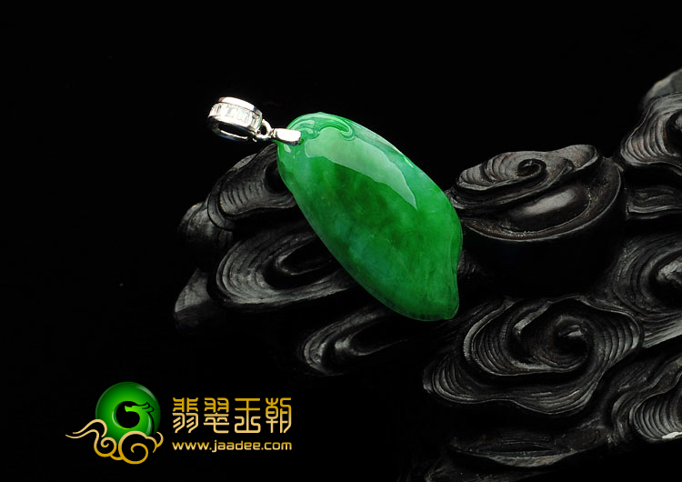 糯冰种阳绿缅甸翡翠A货福瓜挂件