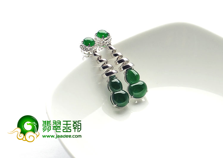 冰种阳绿缅甸翡翠A货镶白金葫芦耳坠（真钻）