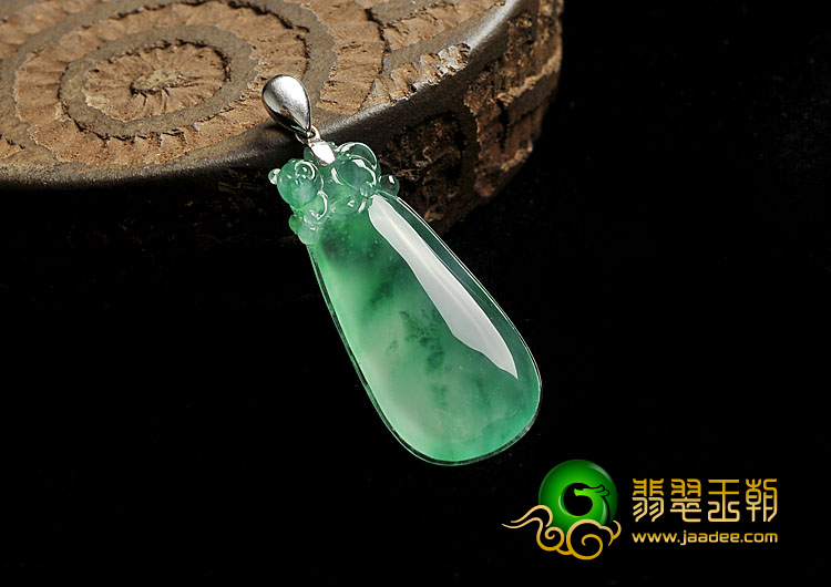 冰种绿晴水飘花缅甸翡翠A货福瓜挂件
