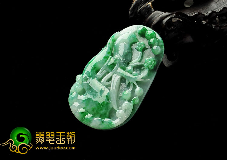 糯冰种翠色缅甸翡翠A货喜上眉梢挂件