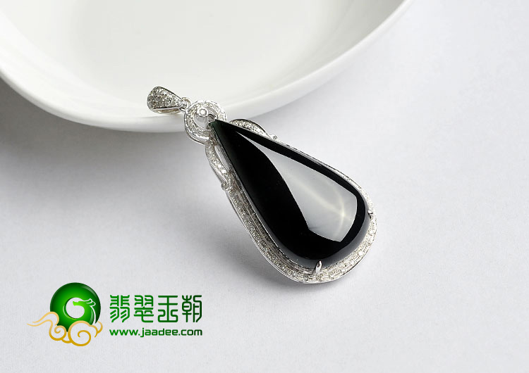 冰种墨翠缅甸翡翠A货镶白金水滴胸坠（真钻）
