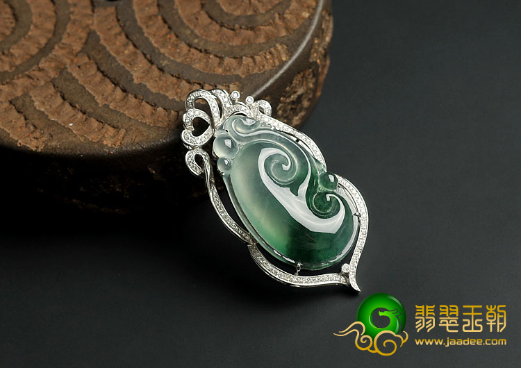 冰种飘花缅甸翡翠A货镶白金如意胸坠