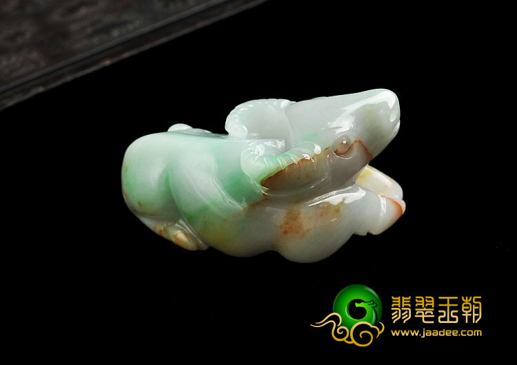 糯冰种三彩缅甸翡翠A货牛气冲天挂件