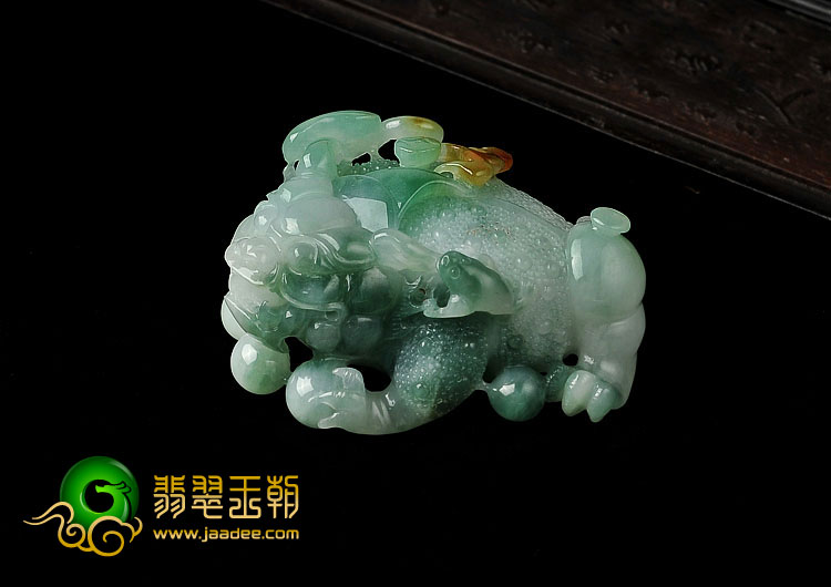 糯冰种三彩缅甸翡翠A货招财进宝挂件