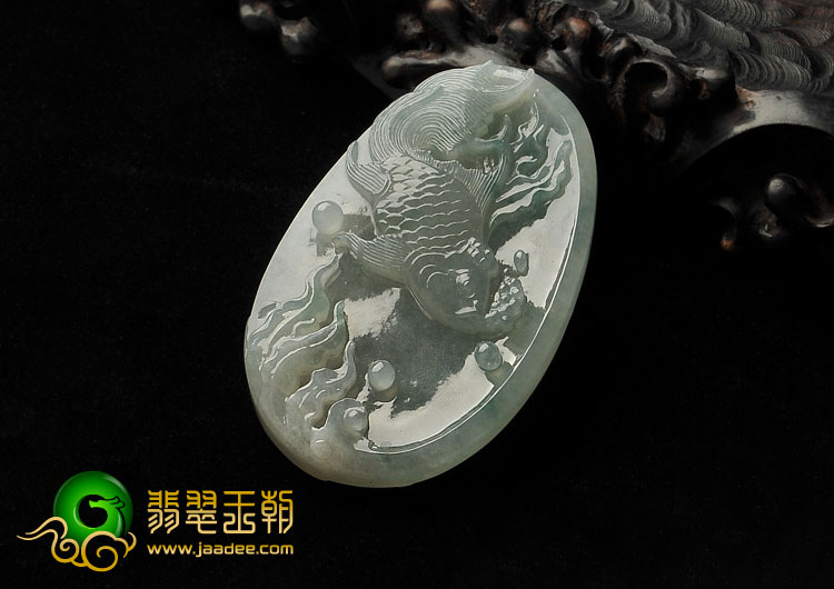 冰种飘花缅甸翡翠A货如鱼得水挂件