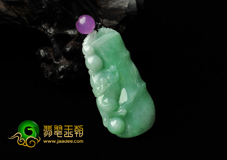 糯冰种翠色缅甸翡翠A货节节高挂件