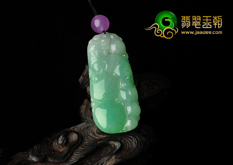 糯冰种翠色缅甸翡翠A货节节高挂件