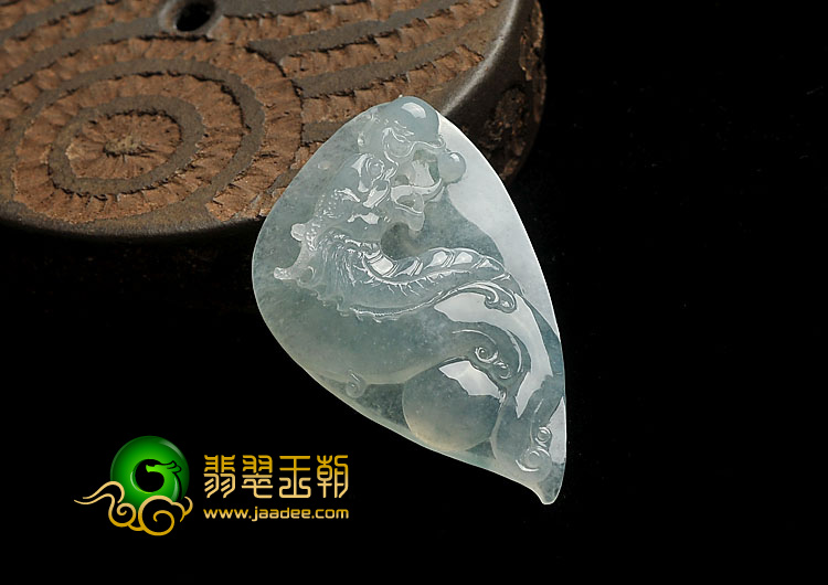 冰种晴水缅甸翡翠A货龙头挂件