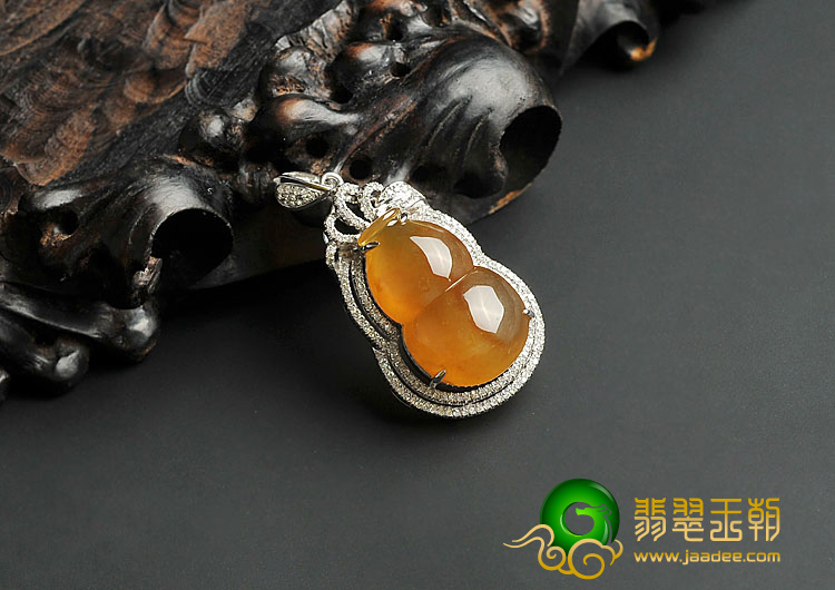 （超值推荐）冰种红黄翡缅甸翡翠A货镶白金葫芦胸坠（真钻）