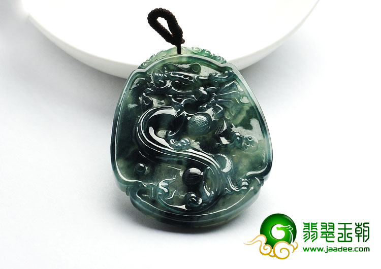 冰种飘花缅甸翡翠A货龙牌挂件