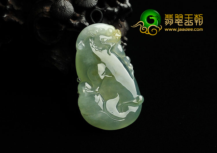 冰种晴水飘黄翡缅甸翡翠A货龙头鱼挂件