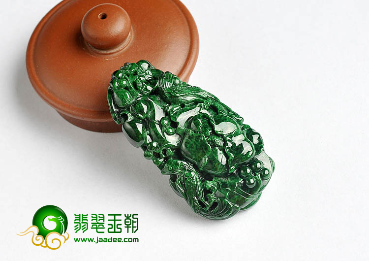 细糯种浓绿缅甸翡翠A货花开富贵挂件