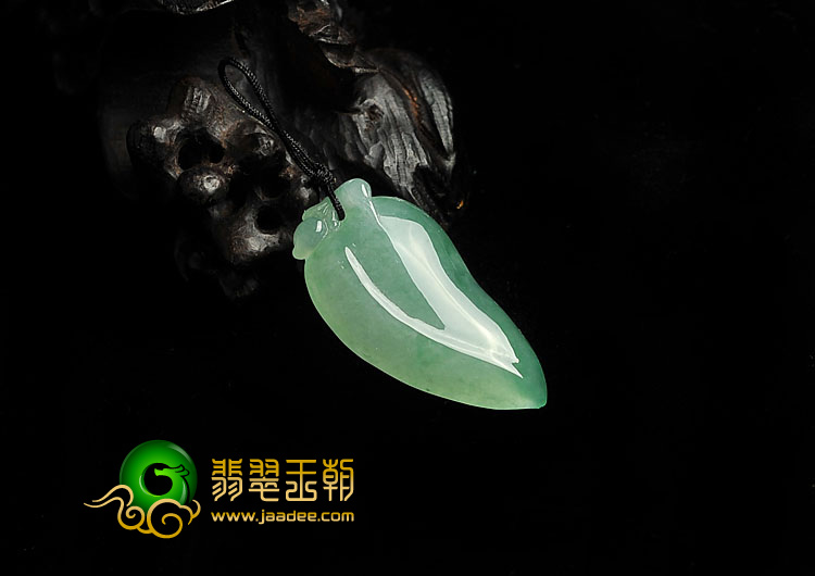 冰种绿晴水缅甸翡翠A货寿桃挂件