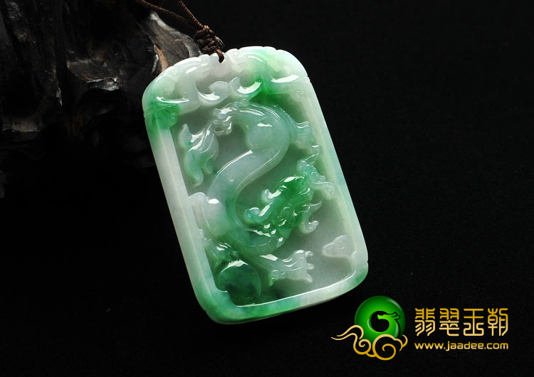 糯冰种飘翠缅甸翡翠A货龙牌挂件
