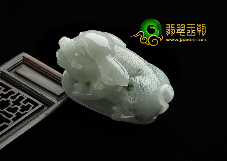 糯冰种飘花缅甸翡翠A货发财猪挂件/手玩件