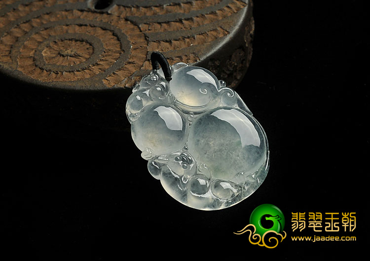 冰种略飘花缅甸翡翠A货双喜如意挂件