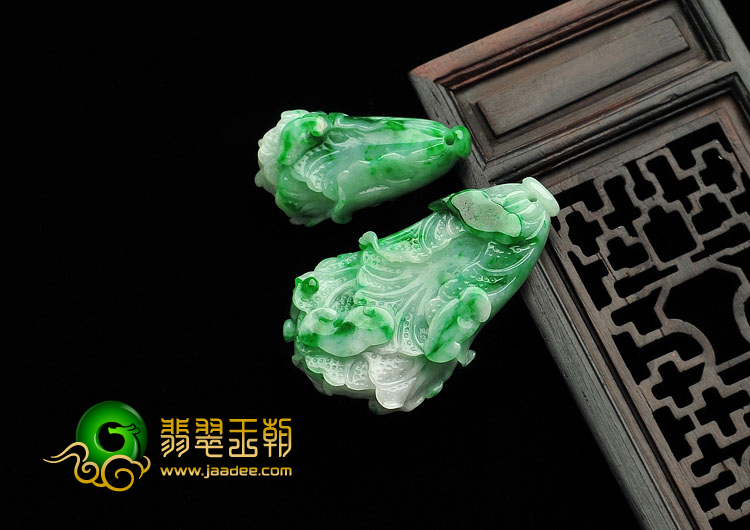 糯冰种翠色缅甸翡翠A货白菜挂件（一对）