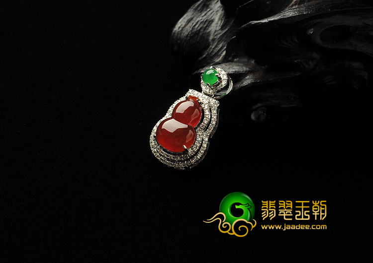 糯冰种红翡缅甸翡翠A货镶白金葫芦胸坠（真钻）