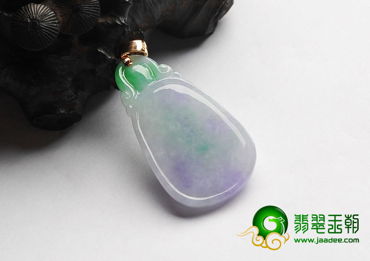 糯冰种春带彩缅甸翡翠A货福瓜挂件