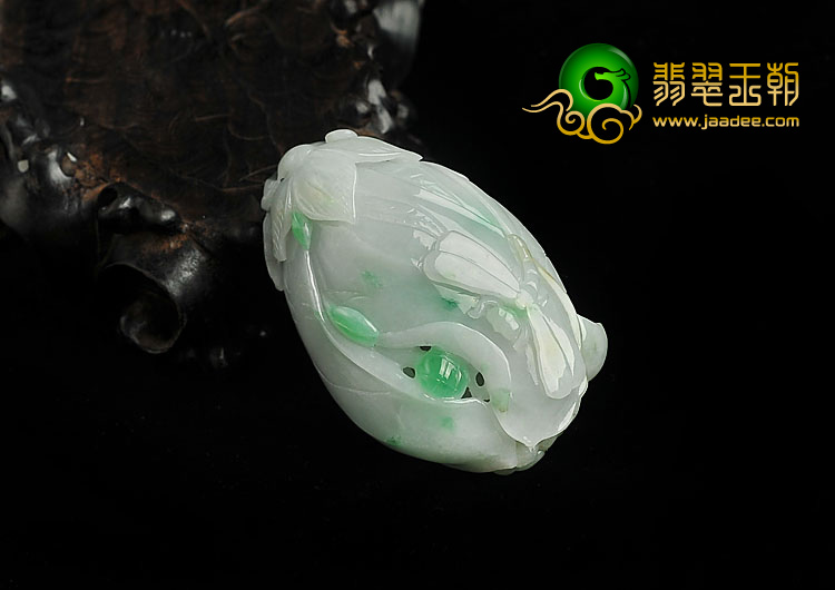 糯冰种飘翠缅甸翡翠A货玉兰花挂件