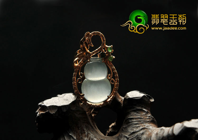 冰种晴水缅甸翡翠A货镶玫瑰金葫芦胸坠（真钻）