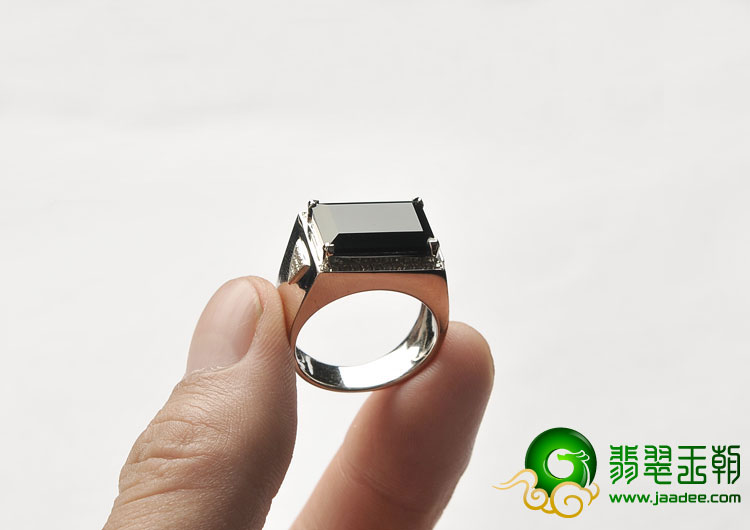 玻璃种墨翠缅甸翡翠A货镶白金戒指（真钻）