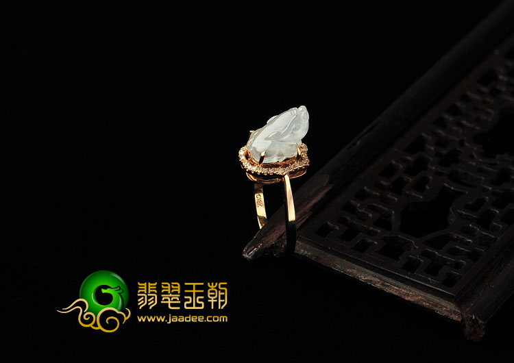 冰种无色缅甸翡翠A货镶玫瑰金貔貅戒指（真钻）
