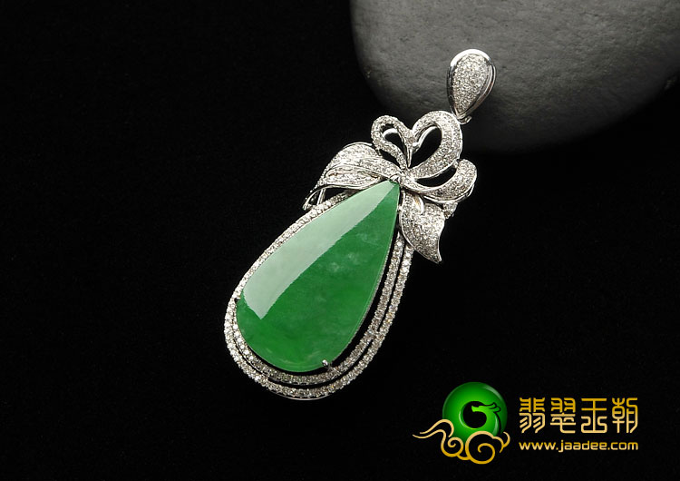 糯冰种阳绿缅甸翡翠A货镶白金水滴胸坠（真钻）
