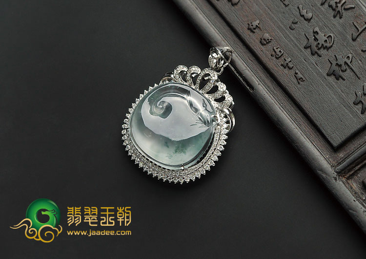 冰种飘花缅甸翡翠A货镶白金天鹅胸坠（真钻）