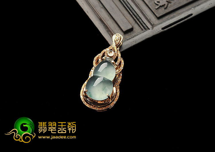 冰种略飘花缅甸翡翠A货镶玫瑰金葫芦胸坠（真钻)