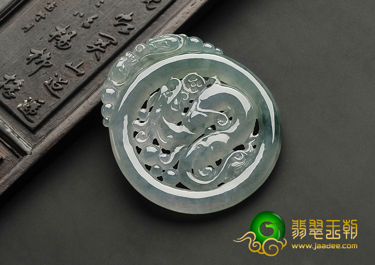 冰种飘花缅甸翡翠A货龙牌挂件
