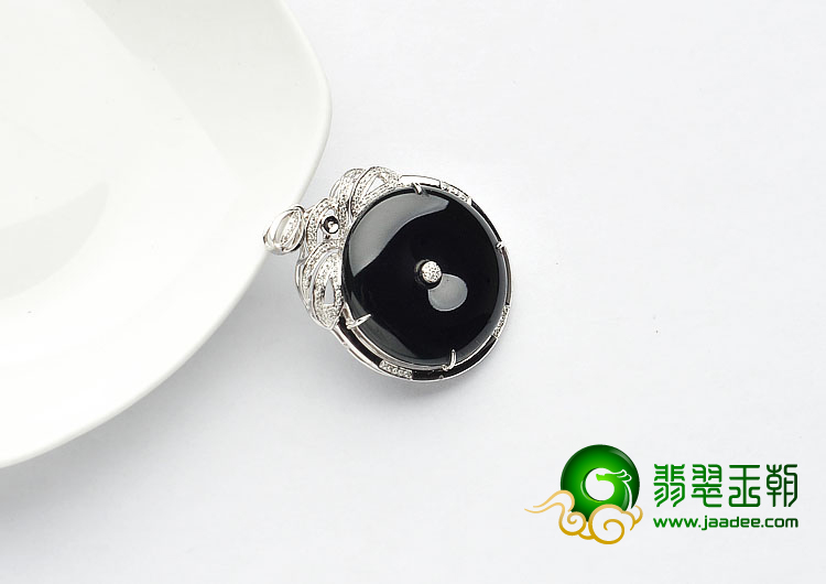 冰玻种墨翠缅甸翡翠A货镶白金平安扣胸坠（真钻）