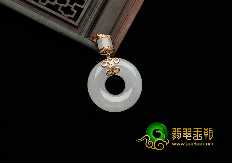 糯冰种淡晴水缅甸翡翠A货镶玫瑰金平安环胸坠（真钻）